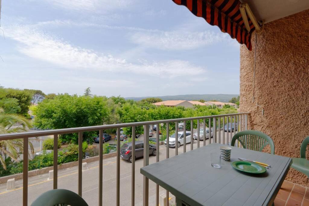 St-Cyr - Studio Avec Balcon, Vue Mer Et Proche Plage Apartment Сен Сир сюр Мер Екстериор снимка